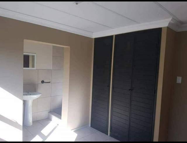 BUSINESS FOR SALE IN KEMPTON PARK EXT 05